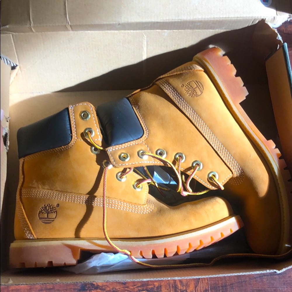 Timberland Waterproof Boots - worn once - 7